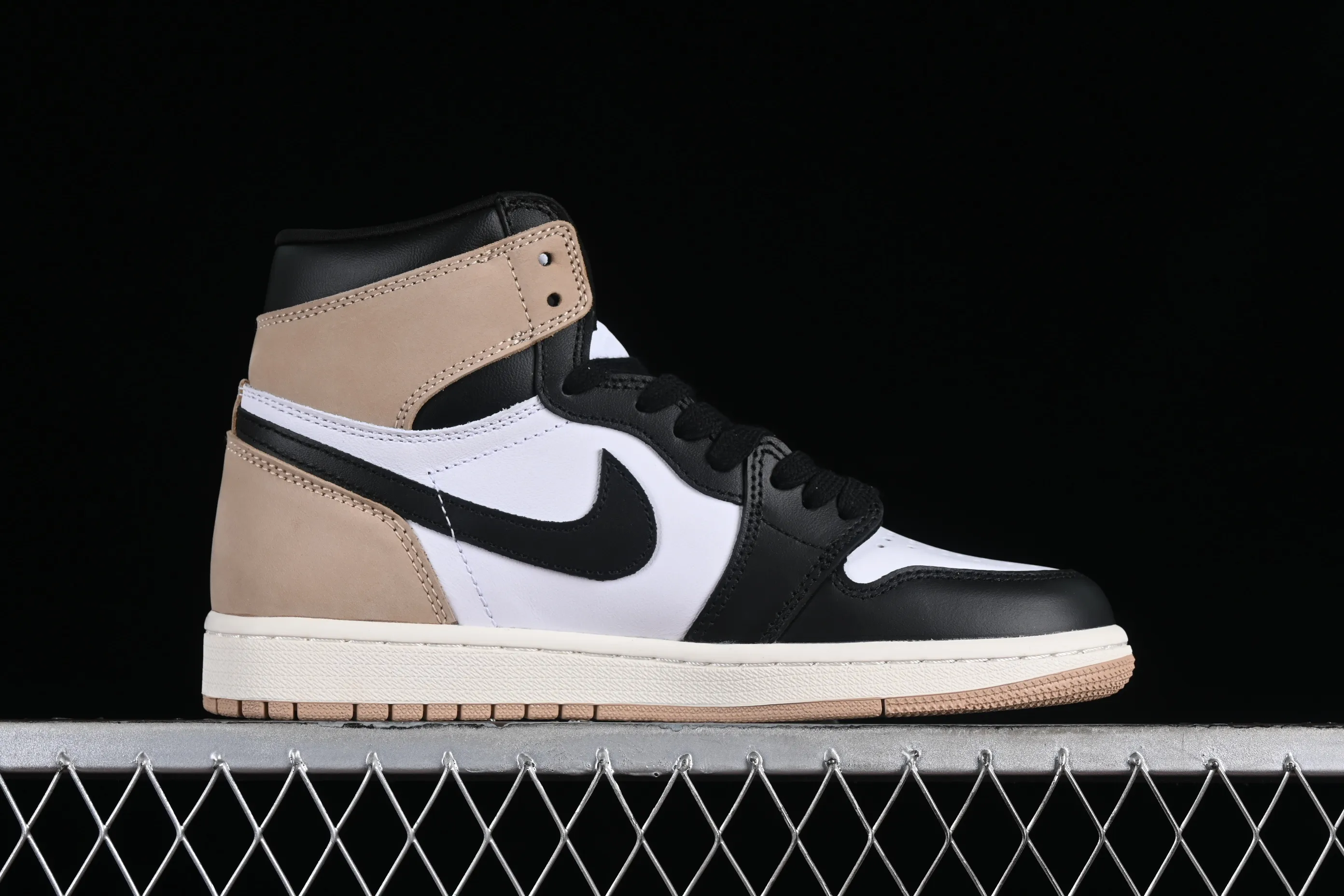 All Categories Air Jordan Jordan Series Basketball Shoes Air Jordan 1 High Air Jordan 1 High OG "Latte" AJ1 Joe 1 Latte Coffee Small Fresh Color High Top Basketball Shoes FD2596-021